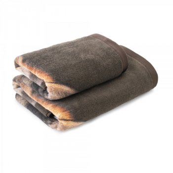 ręcznik Lis brązowy - widok ręcznika złożonego w obu wymiarach