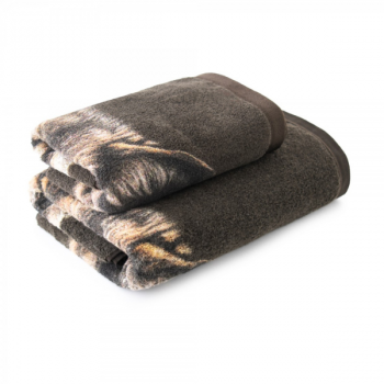 ręcznik WILK brązowy - widok ręcznika złożonego w obu wymiarach