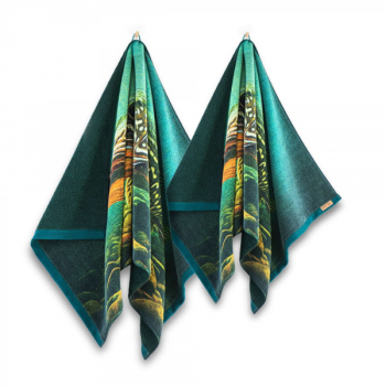 ręcznik SZCZUPAK zielony - widok ręcznika wiszącego na wieszaku