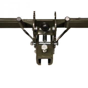 Kosz do Transportu Zwierzyny Ciemny Zielony zbliżenie na montaż do haka