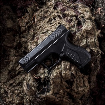 Pistolet wiatrówka Umarex XBG 4,5 mm BB CO2 prezentacja na ciemnym tle